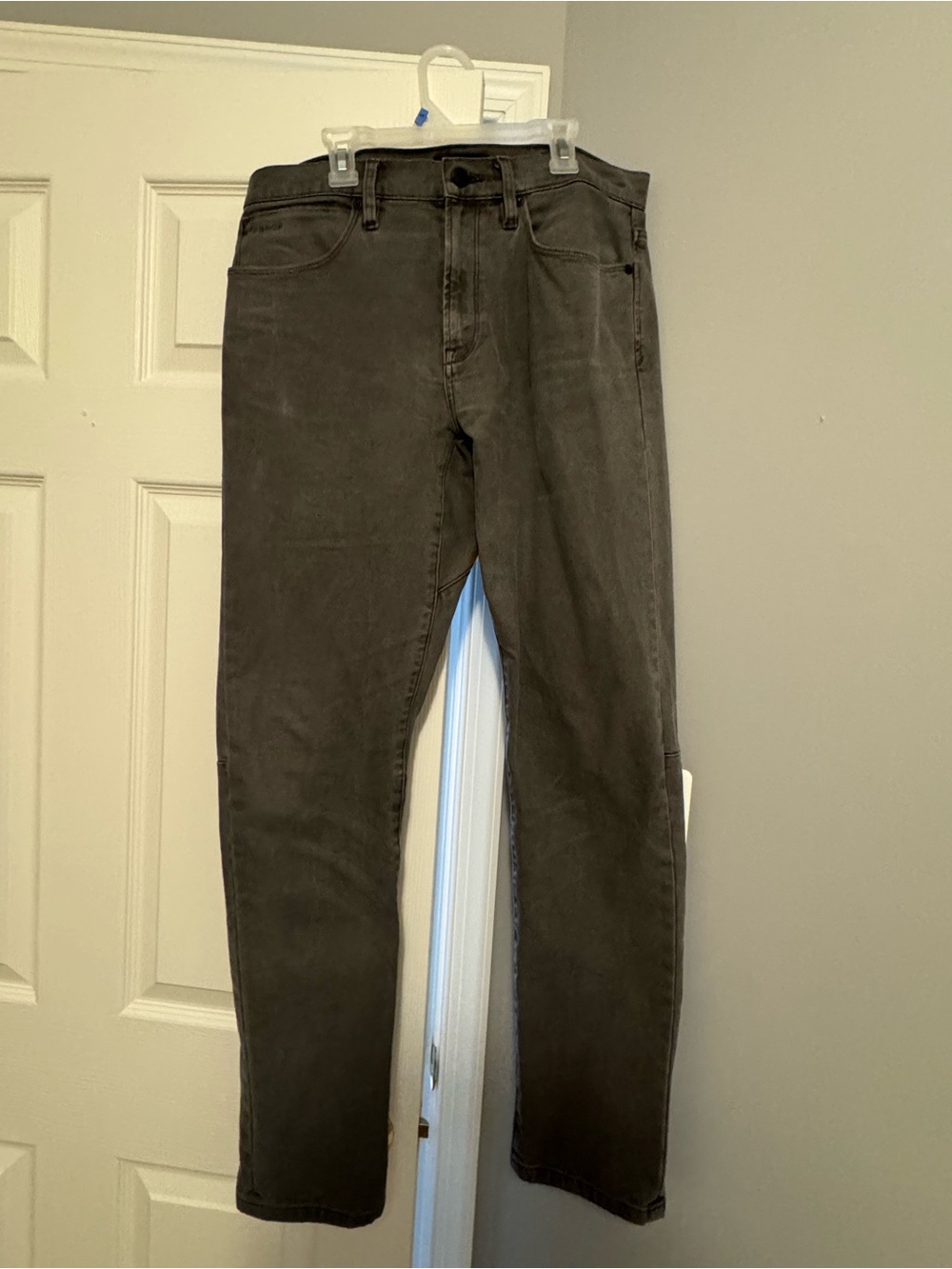 Men's Slim Straight Chinos in Dark Gray 32 x 32